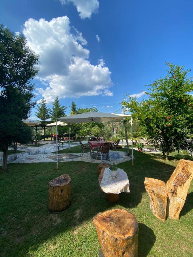 Bar Restorant Kristal Hotel Tirana Exterior photo